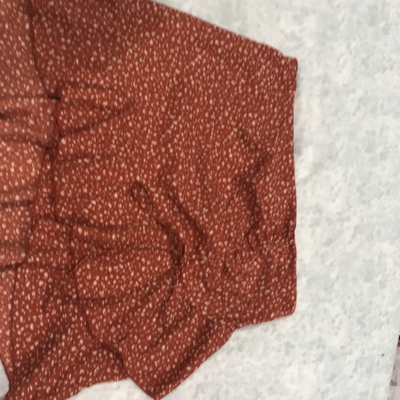 Burgundy redish mini skirt - Picture 2 of 2